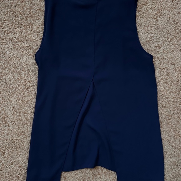 Express Tank Top - Picture 2 of 3